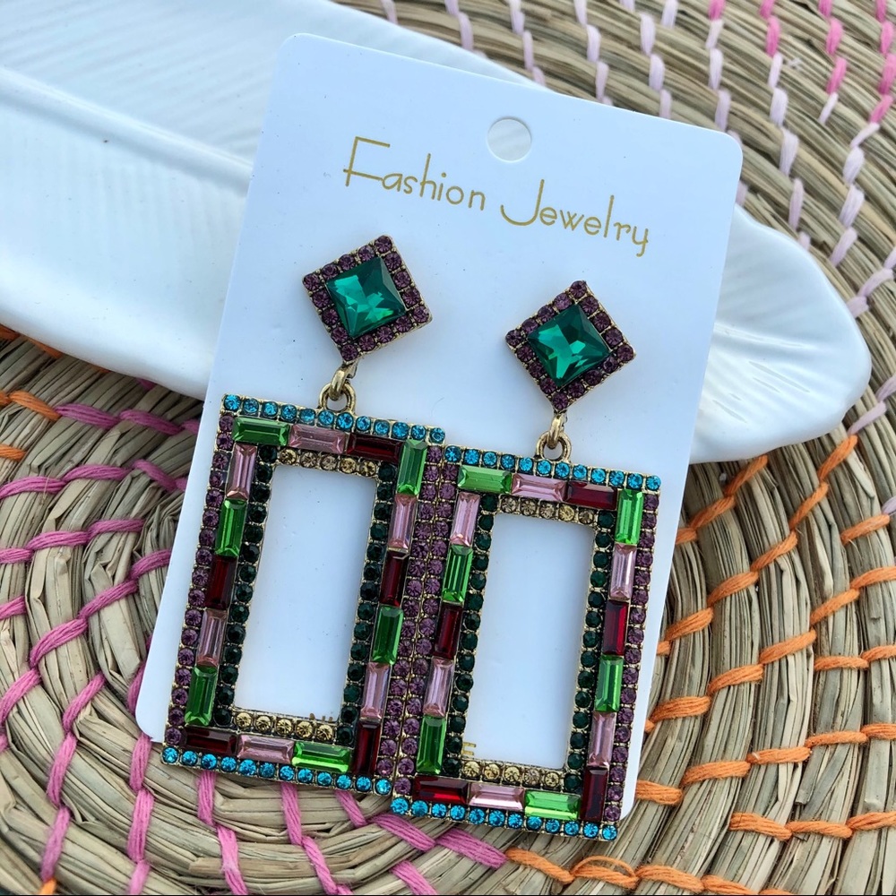 Large green rhinestone rectangular drop earrings - Picture 5 of 6